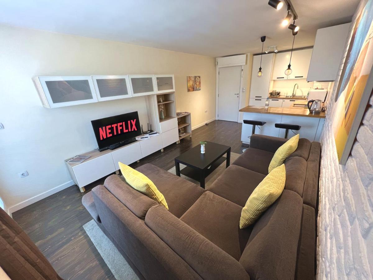 Unique Luxurious Jacuzzi Penthouse Duplex In City Center! 2 Baths! Free Parking! Sofya Dış mekan fotoğraf
